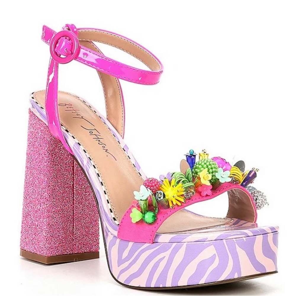 ☀️🥳🎉 BETSEY JOHNSON Platform heels 🎉🥳☀️